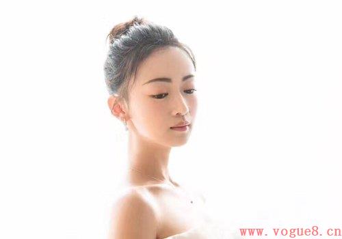 丸子头怎么扎简单好看 女生扎高丸子头要根据脸型选款式