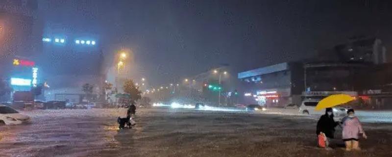 河南暴雨是怎么形成的