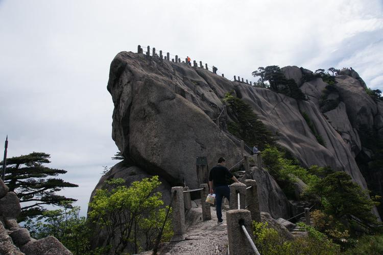 黄山的岩石属于什么地貌