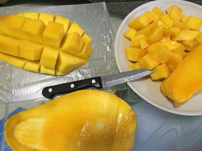 怀孕吃芒果会让宝宝皮肤变黄吗